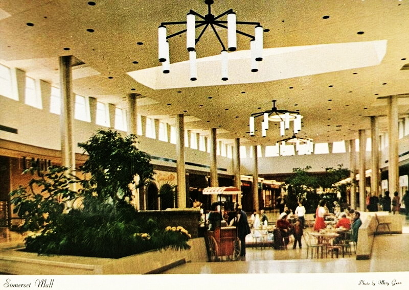 Somerset Collection (Somerset Mall) - Vintage Postcard